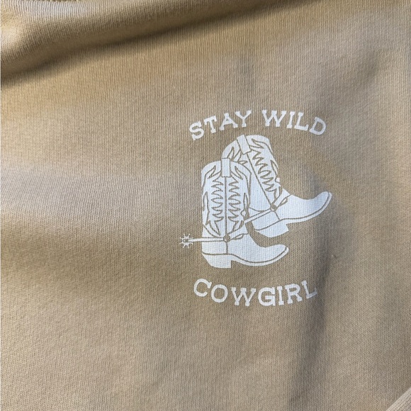 NWT Women's Wild Fable Stay Wild Cowgirl Graphic Hoodie Size XS (L) - Picture 3 of 7